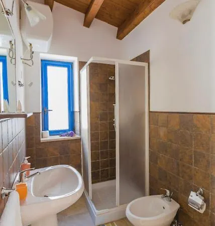 Usticaappartamenti Ca'serta Apartment *