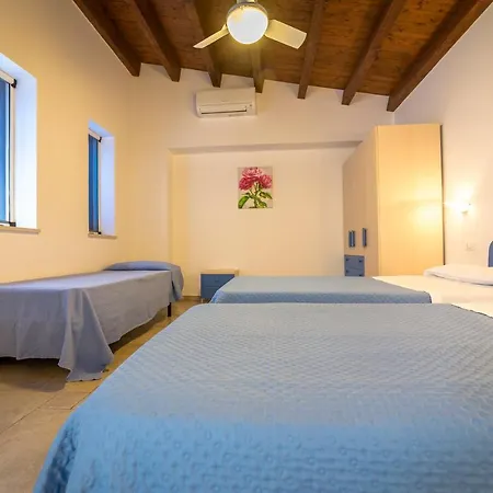 Usticaappartamenti Ca'serta Apartment *